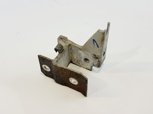 BMW F20 116D, Aufnahme Vorderachsträger rechts, 51647245796