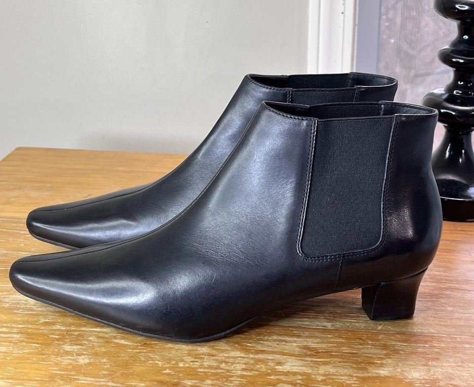 Botas Chelsea Unisa de Tacón Bajo de Cuero 8B Negras $120 Usadas en Excelente Condición Punta Pull On Foto 2 de 4