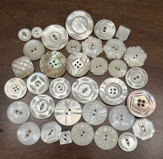 Vintage Lot of 35 CARVED MOP Buttons 7/16" to 1 1/8" (Z63)