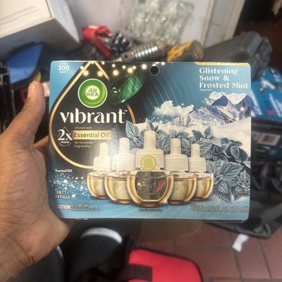 Limited Edition Airwick Vibrant: Glimmering Snow & Frosted Mint 5 Refills