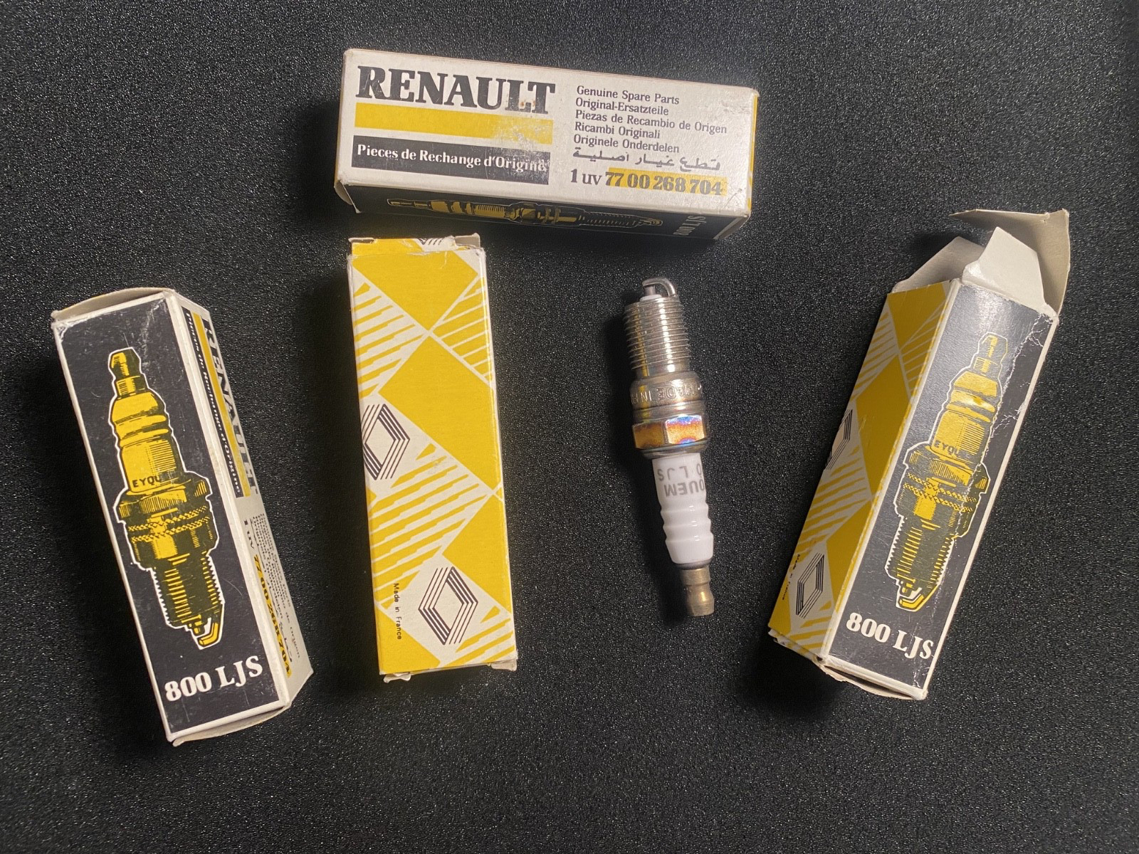 4 New Spark Plugs for RENAULT Type: 800 LJS PN: 77 00 268 704