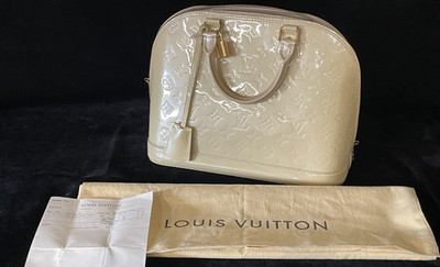LOUIS VUITTON Alma PM MV Blanc Corail