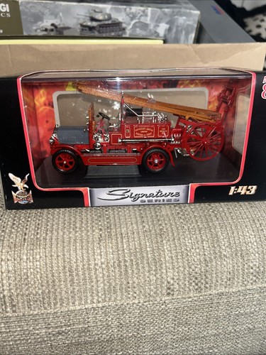 Camión de bomberos tipo N Dennis serie firma Yat Ming 1921 1:43 43008 sin usar, en caja