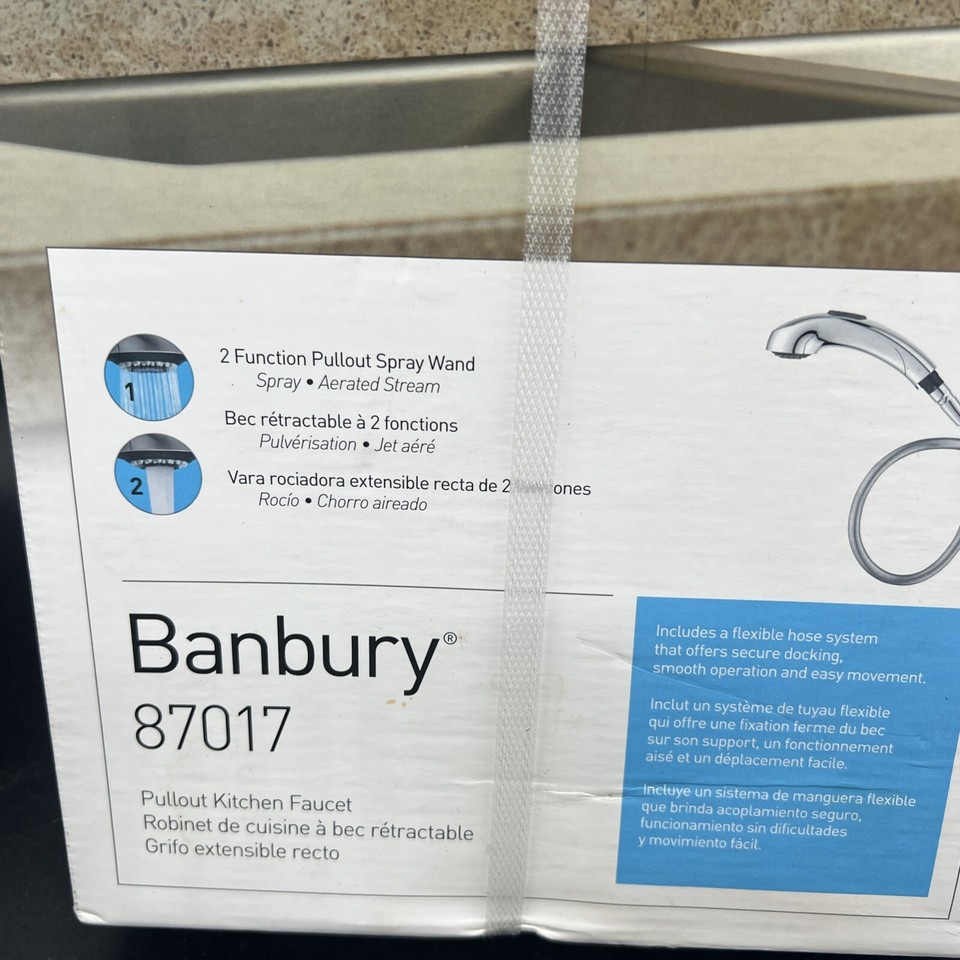 MOEN 87017 Banbury PullOut Sprayer Kitchen Faucet with Power Clean in