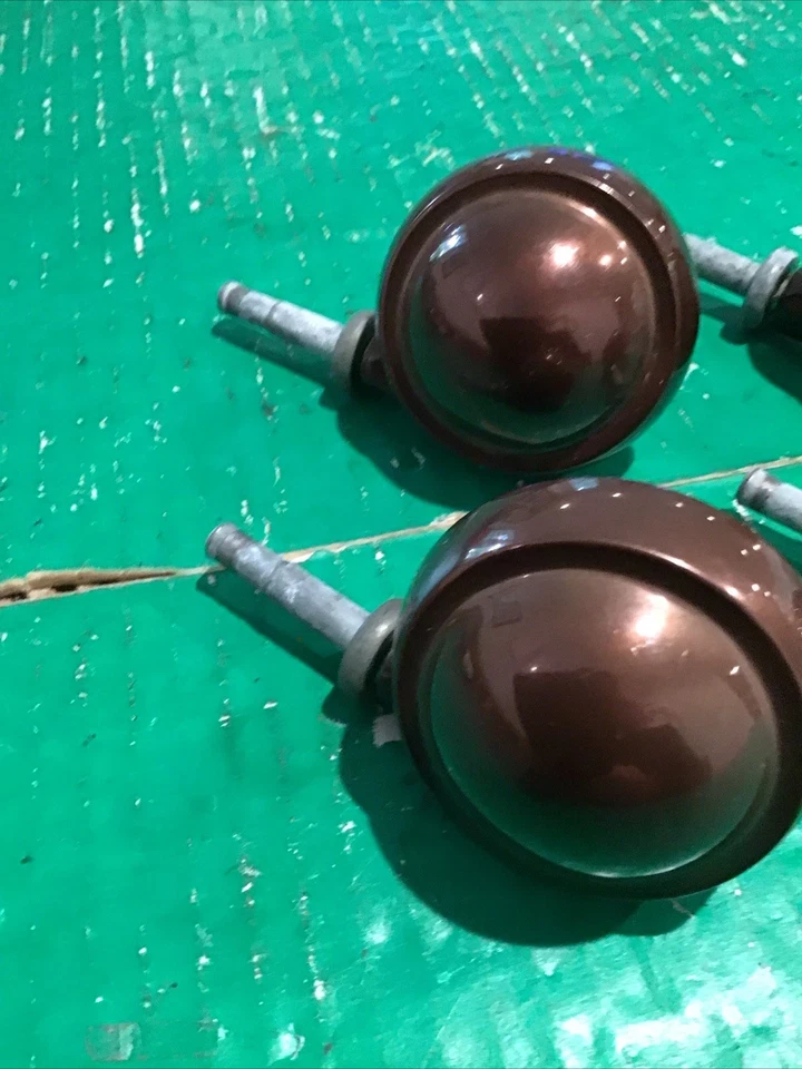 Лот из 4 винтажных бронзовых роликовых колесиков Shepherd диаметр кольца 2,5 дюйма со стержнем - Изображение 3 из 4