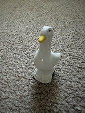 Le Creuset Stoneware Duck Pie Vent, 3 inch, White 3 in NWOB