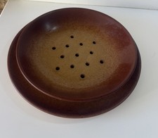 assiette Et passoire égouttoir faisselle Fromage Fraise Radis Grès déco cuisine