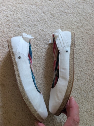 Nuevos mocasines planos UGG de lona blanca Perrie con corbata blanca talla 8 - Imagen 3 de 5