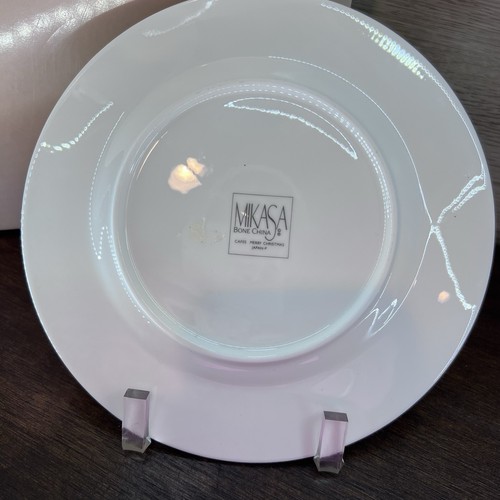 NEW Mikasa Bone China MERRY CHRISTMAS SWEET DISH Dessert Relish Small Plate 7.5” - Picture 7 of 8