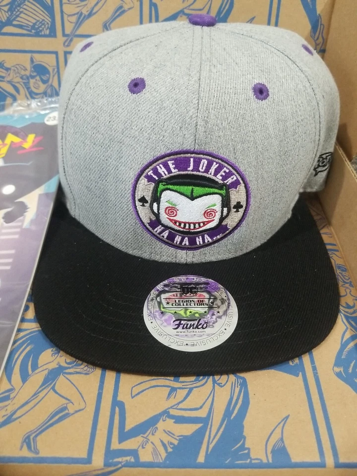NUEVO FUNKO LEGIÓN DE COLECCIONISTAS NOVIEMBRE 2016 THE JOKER BOX SOMBRERO, TAZA DAÑADA LEER Foto 4 de 4