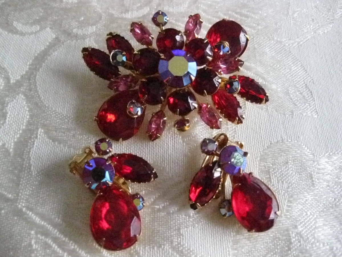 Beau jewels brooch deals