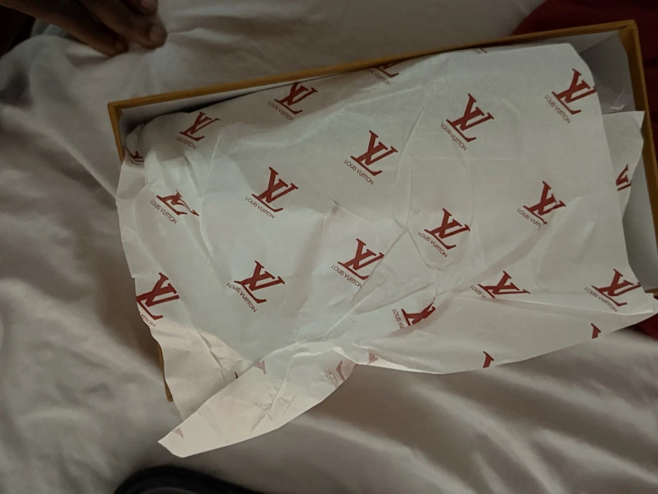 Sandalias Louis Vuitton Correa Cruzada Monograma Marrón/Negro - Para Hombre Hechas en Italia Foto 2 de 4