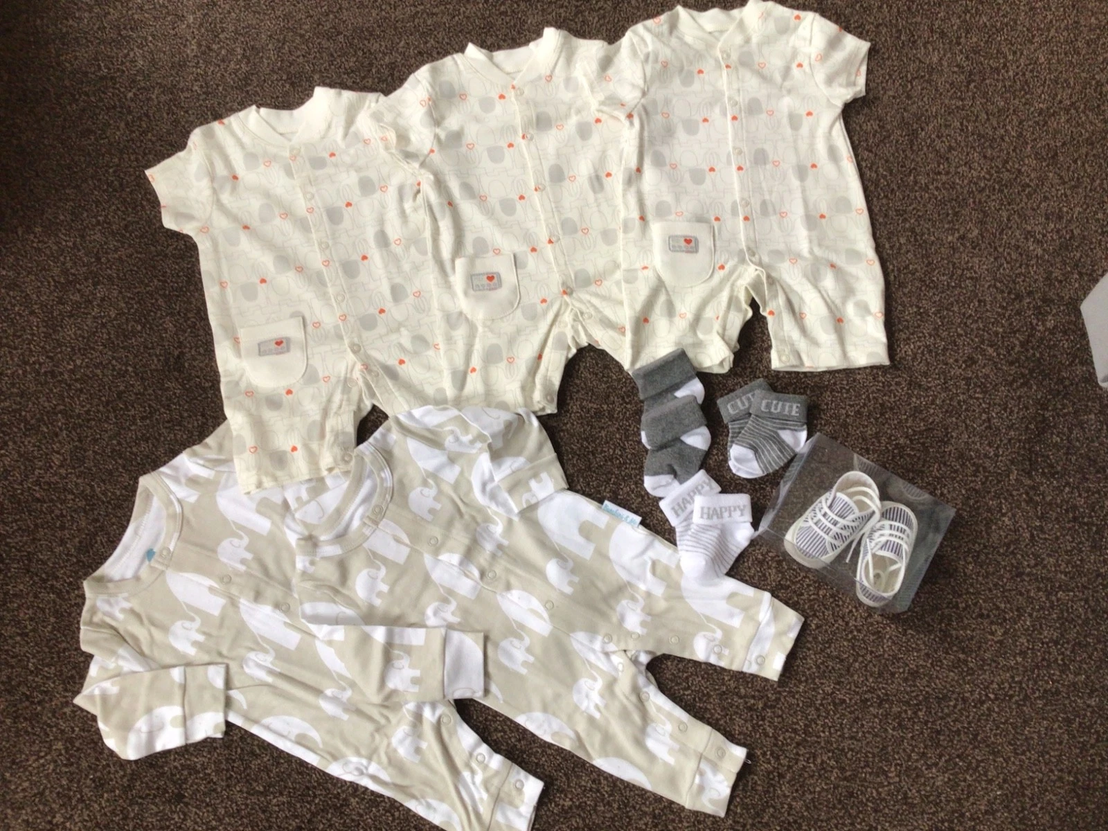 Bundle of baby boys clothes elephant romper outfit size 3-6 months 6-12 months