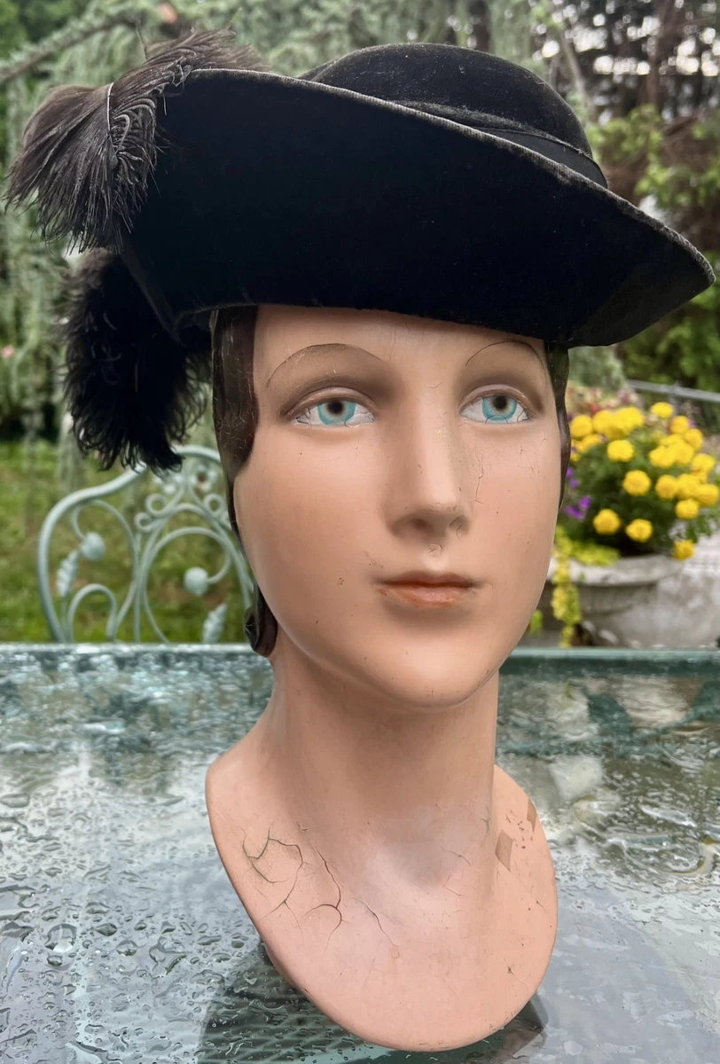 Vintage Antique 1800s / 1900s Women\'s Black Velvet Hat W/ Feathers Ties At Chin Vintage Antique 1800s / 1900s Women\ main image 2