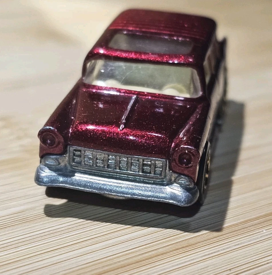 Chevy Nomad 1969 clásico Hot Wheels original/Magenta con interior crema Foto 3 de 4