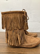 Minnetonka Moccasin Boots Sz 6 Woman s 2 Layer Fringe Caramel Brown Suede