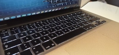 Apple MacBook Pro 13 Zoll Mitte 2012 (750GB HDD, Intel i5, 4GB 1600 MHz DDR3)