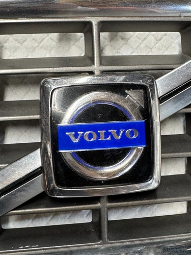 2004 VOLVO S80 FRONT BUMPER RADIATOR GRILLE GRILL W/ EMBLEM 8659947 OEM (1) - Foto 5 di 17