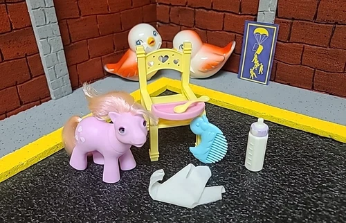 Vintage 1986 G1 My Little Pony Baby Lickety Split Beddy-Bye-Eye w/ Accessories