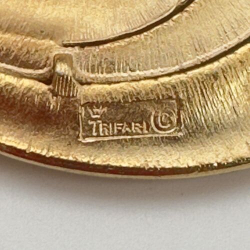 Trifari Krone Vintage goldfarben Wirbel signiert Muschel Brosche Anstecknadel 2”x 2” #521 - Bild 3 von 3