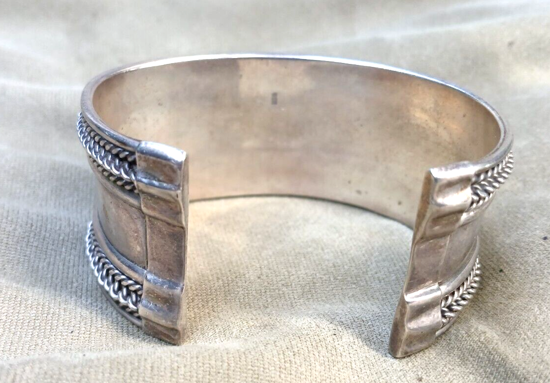 VINTAGE HEAVY 2 OZ 925 SILVER 1 1/4'' WIDE WRIST UNISEX BAND VINTAGE HEAVY 2 OZ 925 SILVER 1 1/4'' WIDE WRIST UNISEX BAND