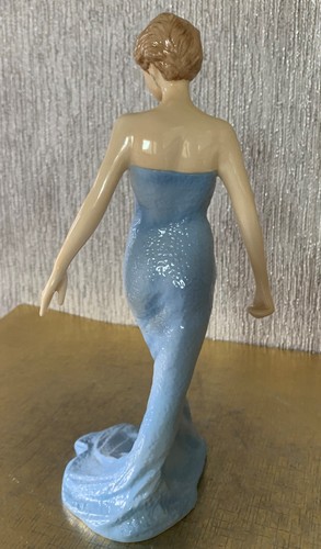 ROYAL DOULTON CHINA LADY FIGURE DOLL DIANA PRINCESS OF WALES HN 5061 PERFECT (a) - Picture 4 of 6