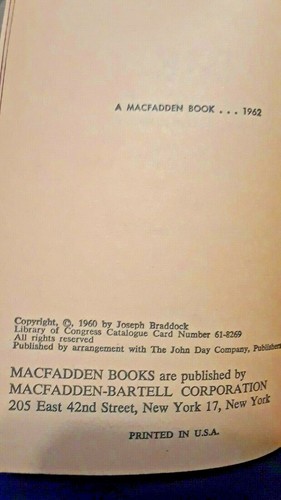 The Bridal Bed by Joseph Braddock - Macfadden Books 50-135 -1962 - Picture 4 of 4