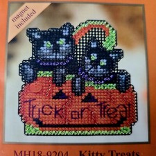 New Mill Hill Autumn Collection MH18-9204 Kitty Treats Ornament Kit Wiirh Magnet