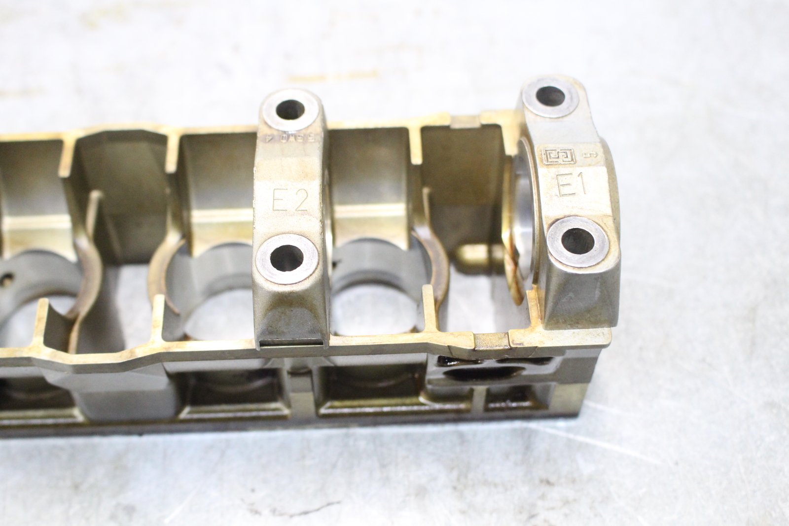 BMW M50 M52 M54 6Cylinder Camshaft Bearing Ledges w Caps A E 19952006