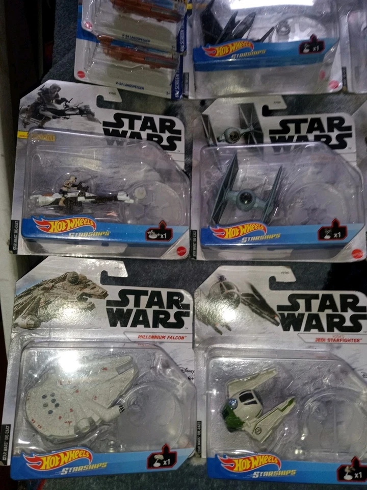 Mattel Star Wars Lote de 13 Hot Wheels Starships + Varios Falcoln, Yoda, Vader 2020 Foto 2 de 4