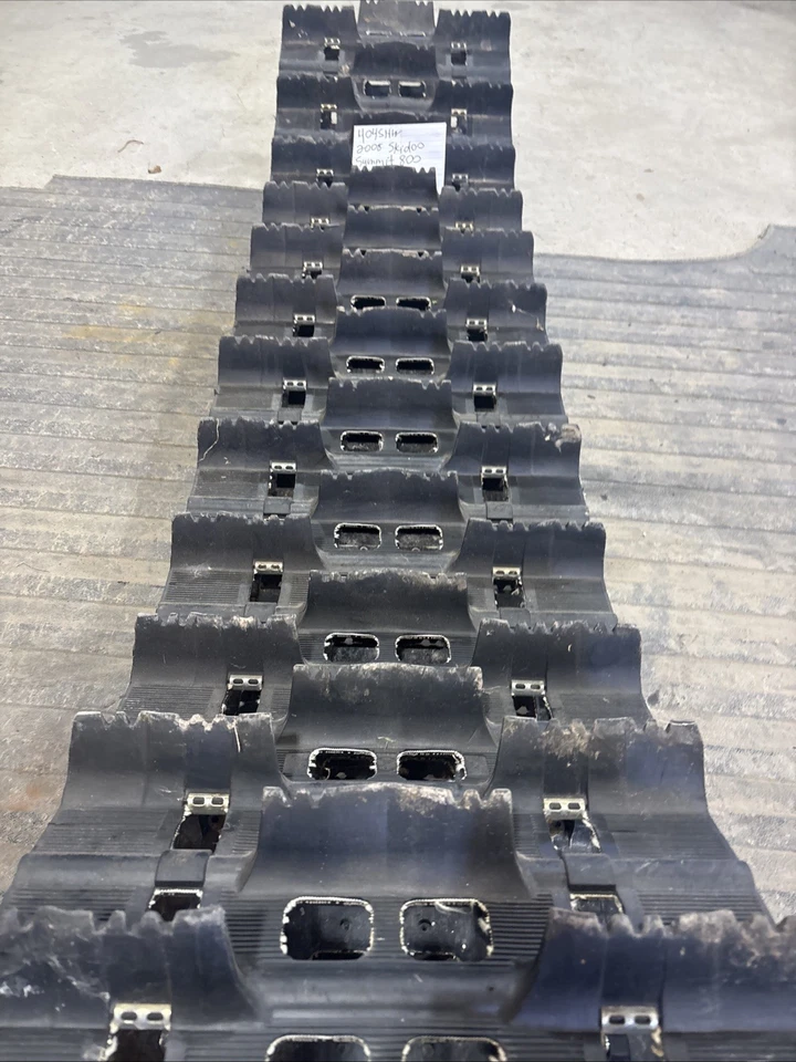 2009 09 SKIDOO SUMMIT 800 TRACK 504152800 154" X 16" X 2.25" 2.86 PITCH 404 - Image 2 of 4