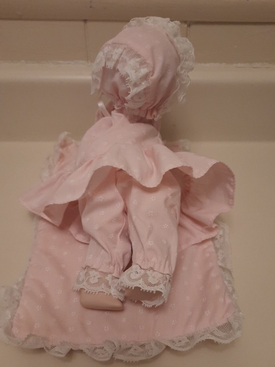 Vintage Musical Baby Dara Porcelain Wind Up Music Box Dynasty Doll