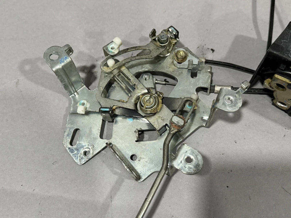 Toyota Tundra Cabina de acceso PESTILLO PUERTA TRASERA DERECHA SUPERIOR INFERIOR COMPLETO 00-06 OEM Foto 3 de 4