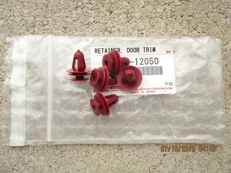 5-Pack Toyota 4Runner Interior Door Panel Retainer Clips (1990-2002) - Red, Plastic, New