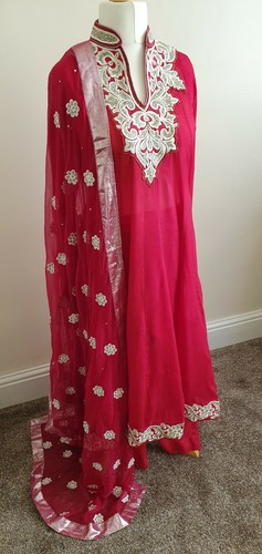 Women clothes Eid/party wear suit Largesize. Embroidereddresswithstoneswork - Picture 4 of 11