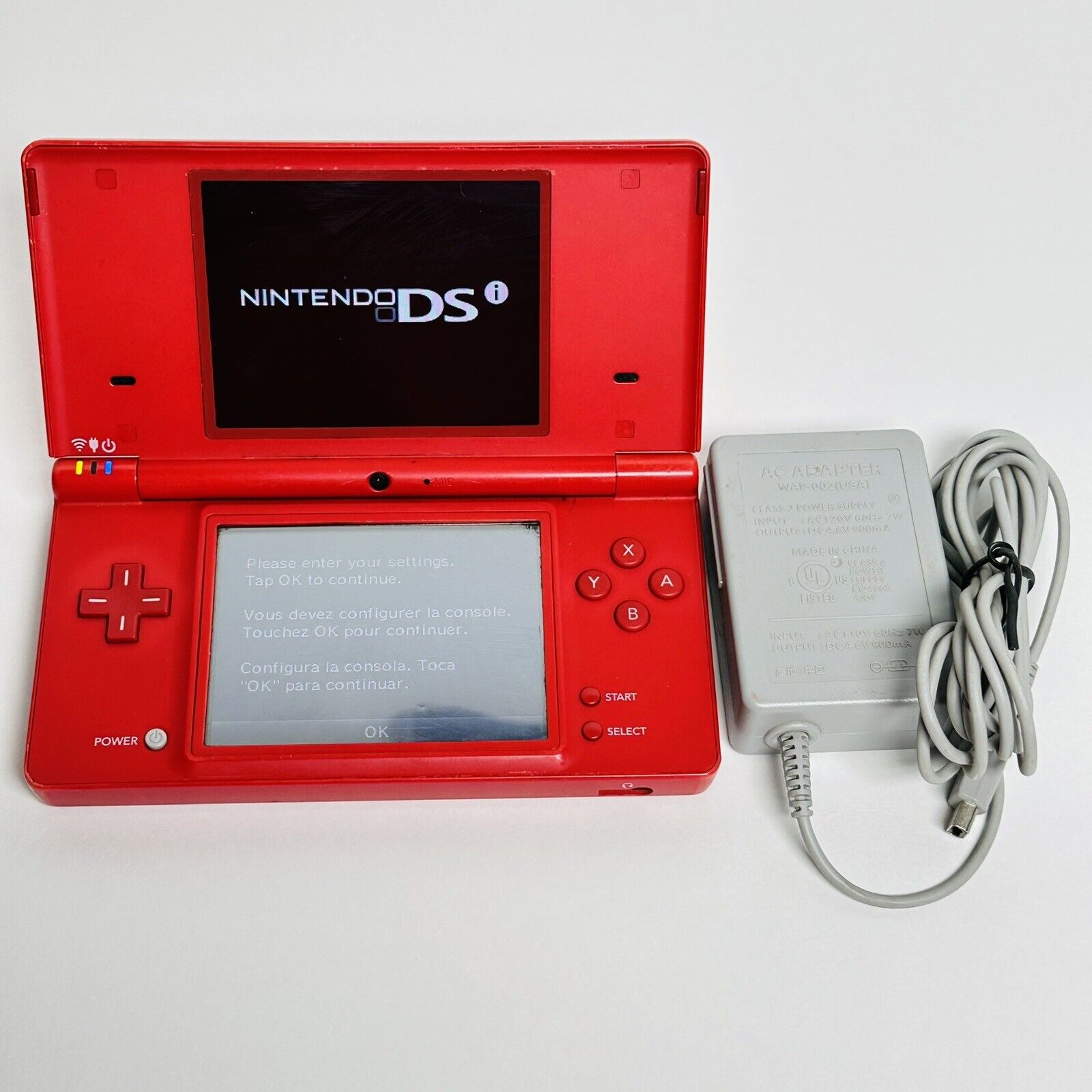 Nintendo DSi - Red