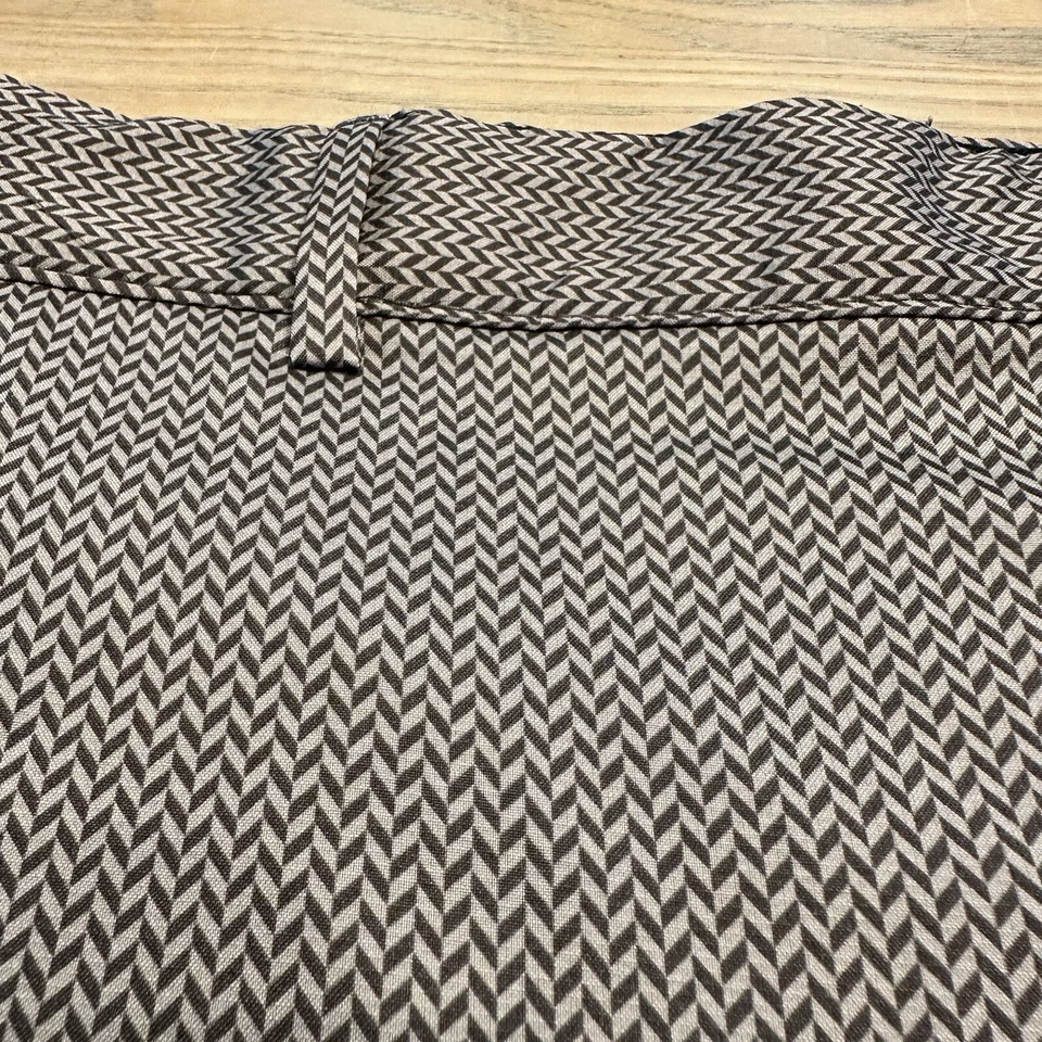 Greg Norman Tasso Elba Black & Gray Herringbone Flat Front Shorts Mens 42 w/ 11” - Image 3 of 4