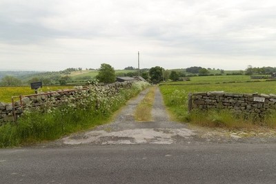 Foto 6x4 Spur zum Highland Croft und Turner Ing Farm Darley \/SE2059 c2018