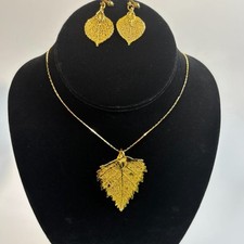 Necklace and Earring Set Delicate Gold Tone Leaf with Beautiful Natural Lines
