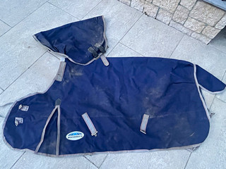 WeatherBeeta Horse Turnout Rug with Detachable Neck Navy Colour 6'3'' 50g l/w
