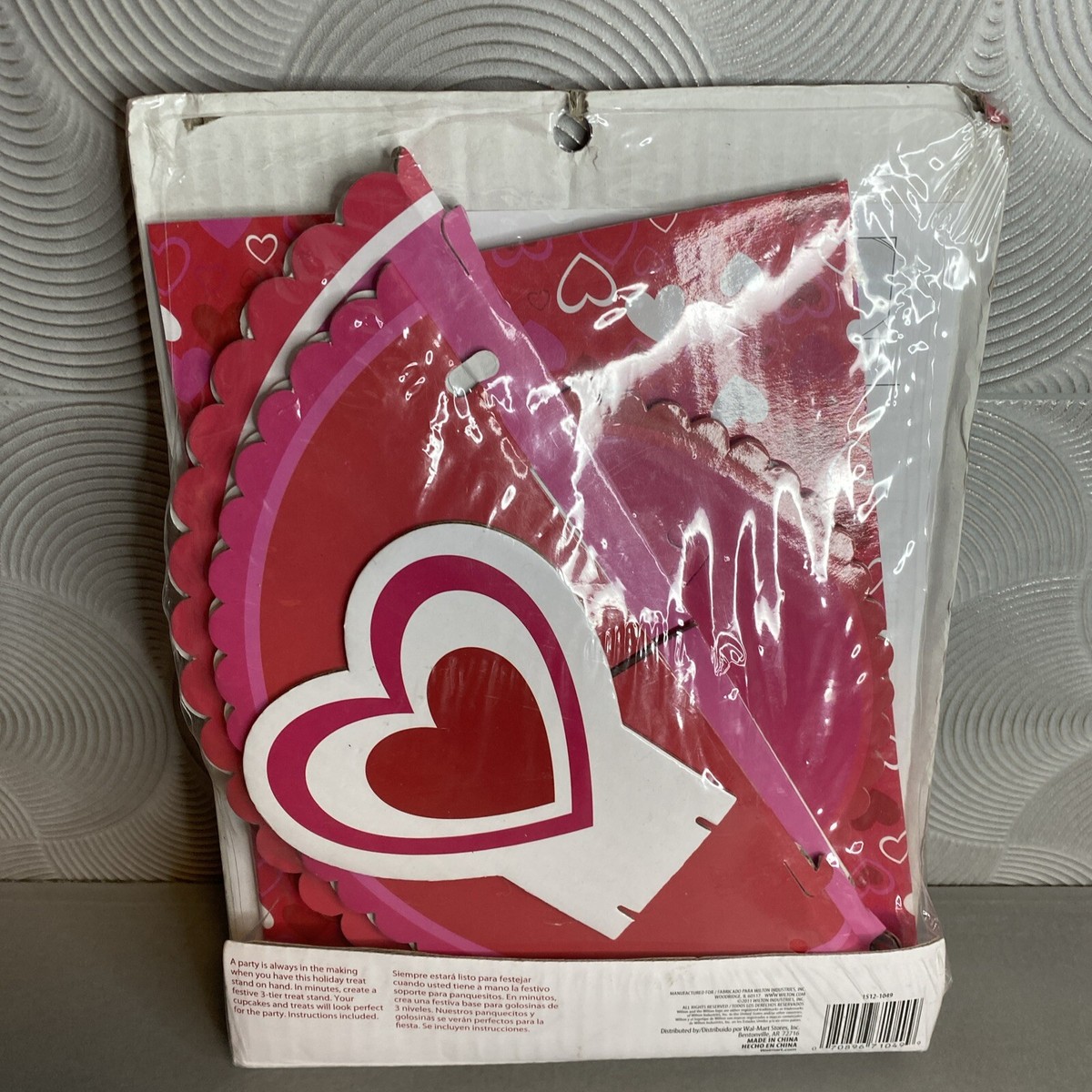 Wilton Valentine's Day Tier Cardboard 24 Cupcake Stand Holder