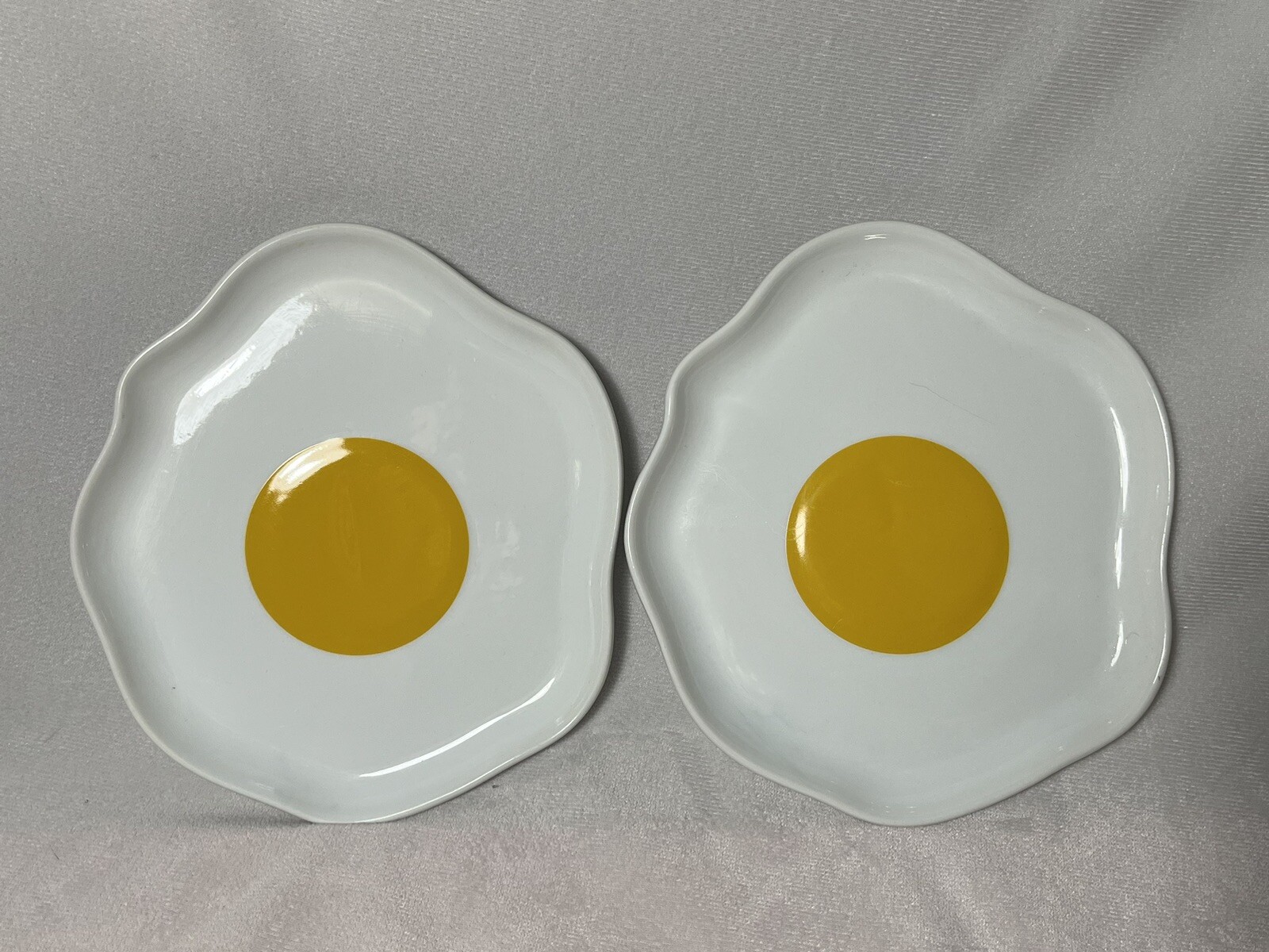 Crate & Barrel Fried Egg Sunny Side Up Plates Side Breakfast Set Of 2 RARE