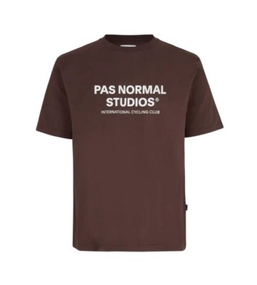PAS Normal Studios Off-Race Logo T-Shirt Deep Brown Neu mit Etikett Größe L Unisex