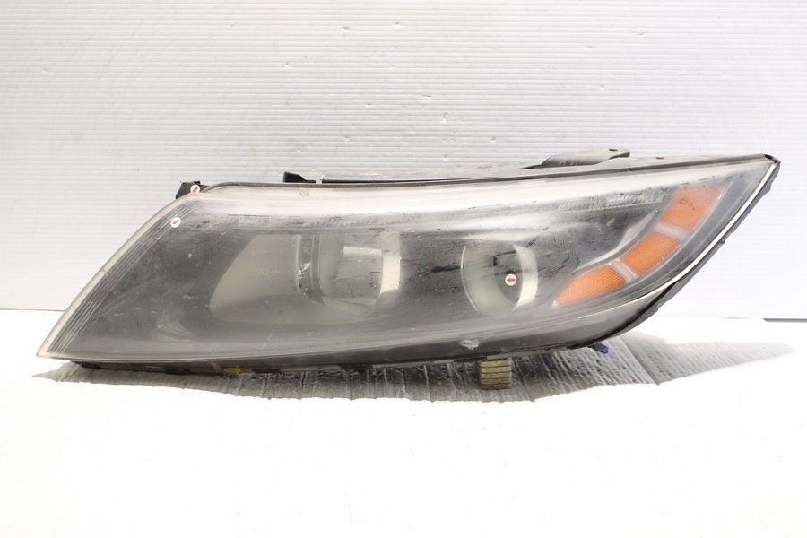 2011-2013 Kia Optima Left Side Halogen Headlight Assembly OEM 921012T121