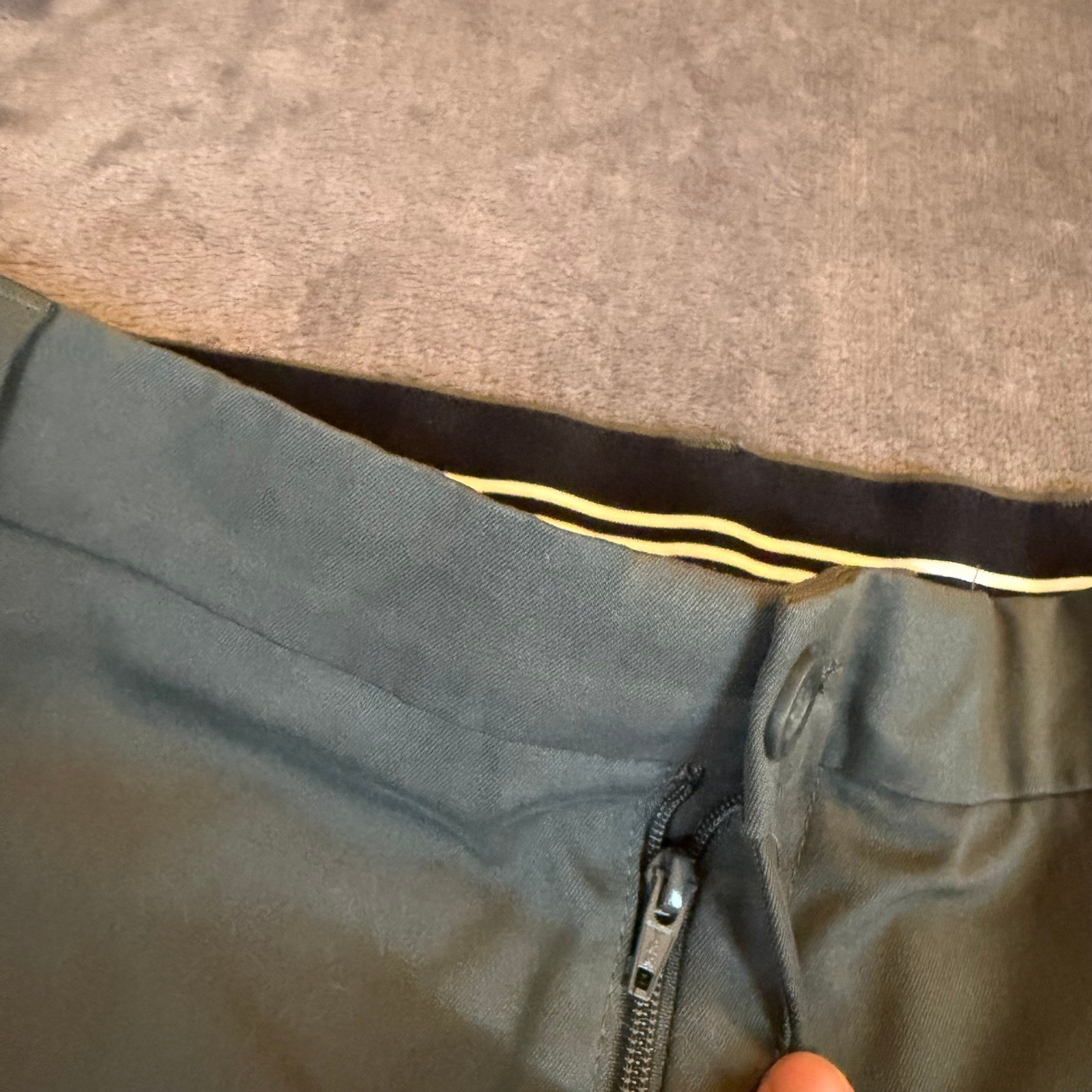 Amazon Essentials Flat Front Classic Fit Chino Sh… - image 6