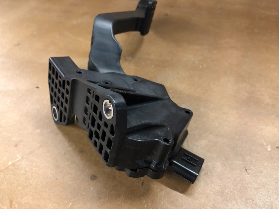 Pedal de acelerador Subaru Forester 2007 2006-2008 Foto 4 de 4