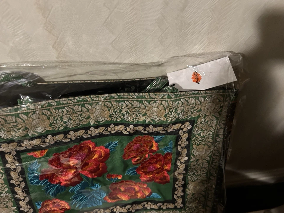 Hermoso Bolso de Mano de Trabajo Espejo Bordado Colorido India 10.5 x 6" Único Foto 2 de 3