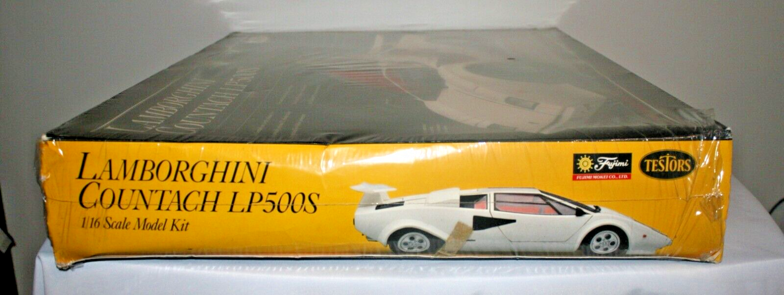 Testors / Fujimi 116 Countach LP500S Sealed Model Kit 377