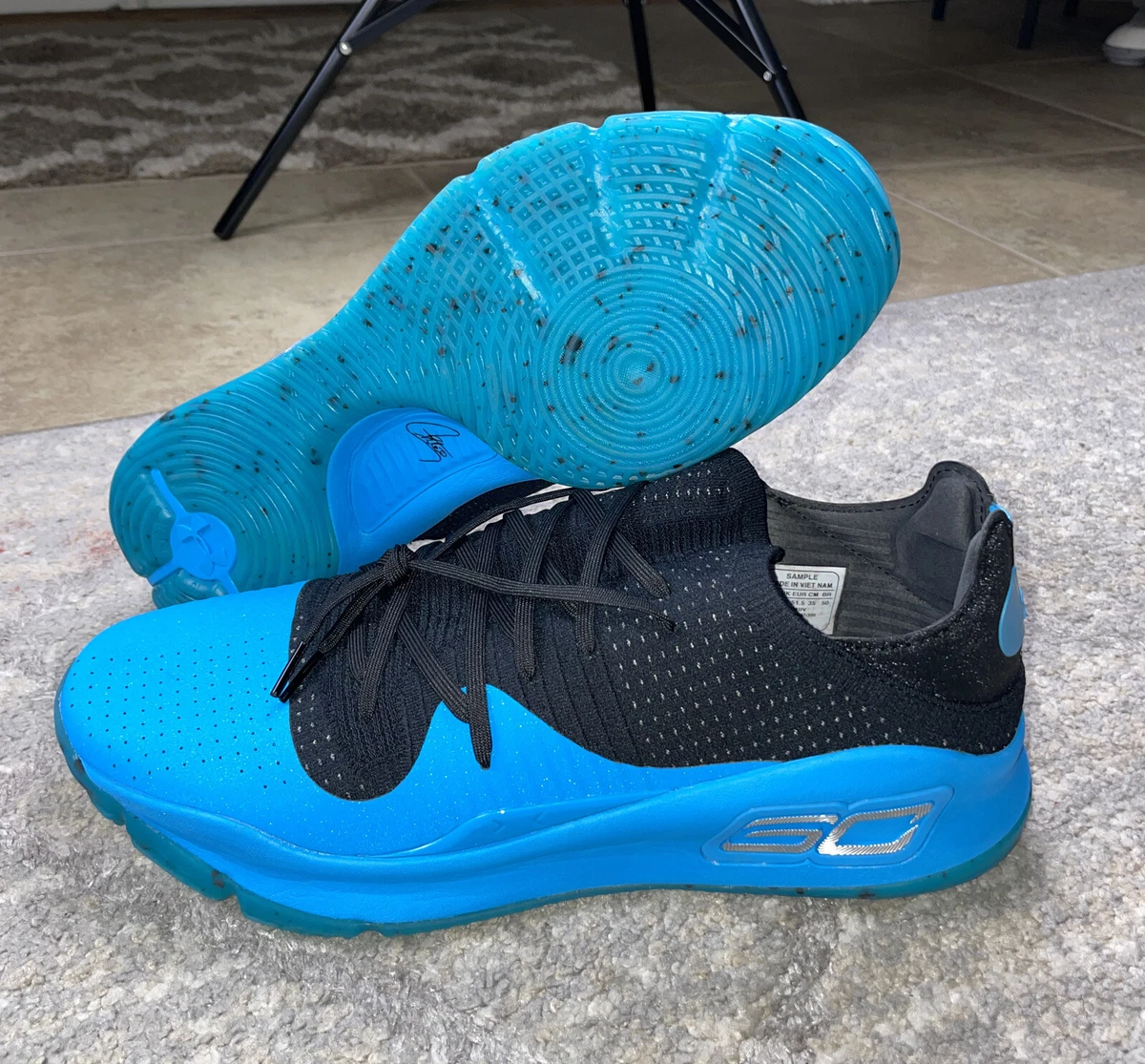 NEW Sz 17 Mens Under Armour Curry 4 Low Blue Black Sample Rare
