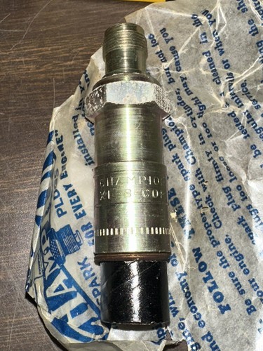 XE-8 com. vintage champion spark plug with box - Picture 6 of 7